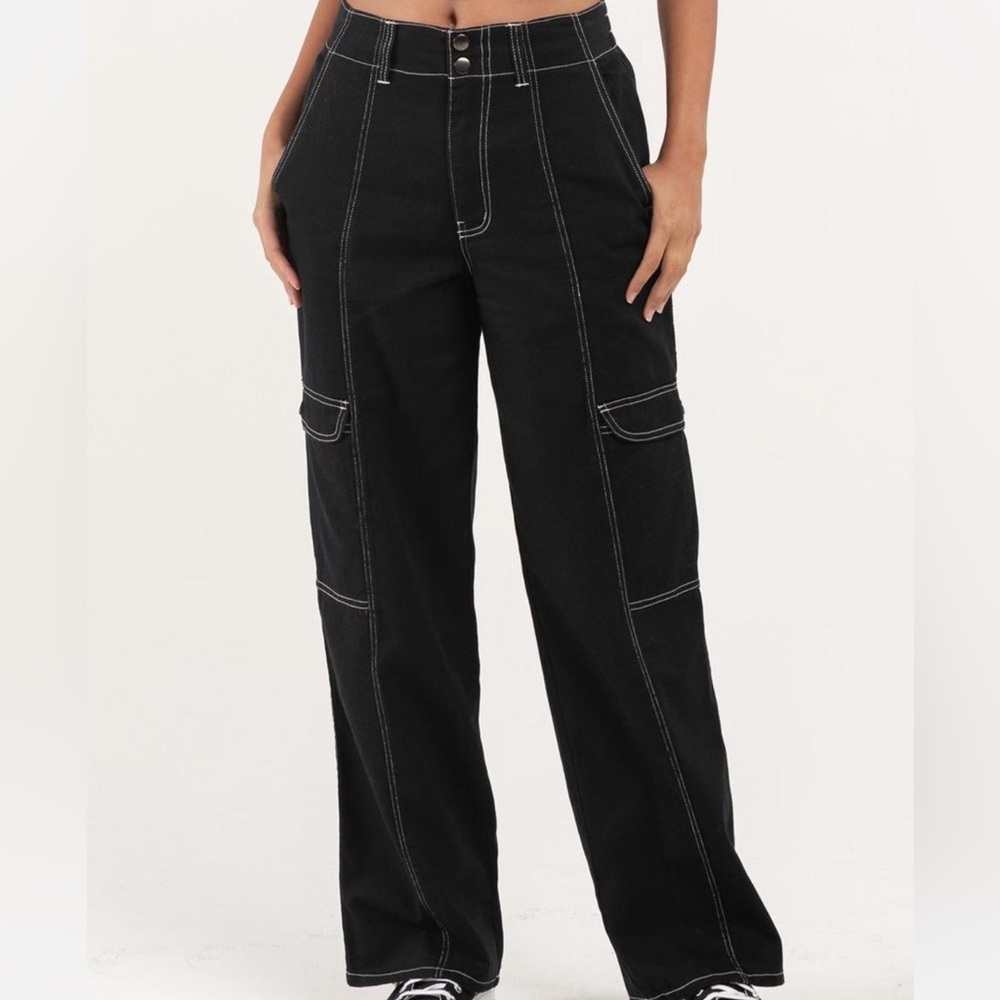 Tilly’s RSQ Black Cargo Pants